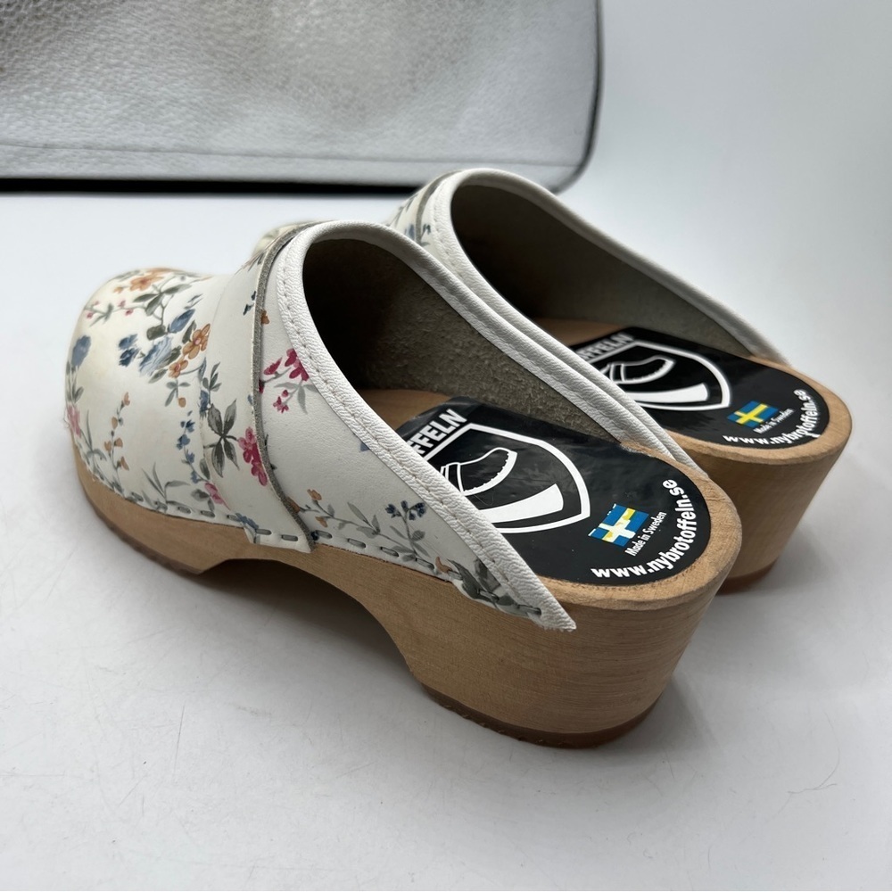 LINNEA Wood Open Back Flower Print Traction Slip-on Round Toe Leather Clogs - Picture 3 of 14